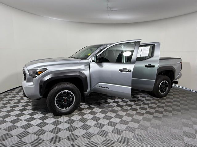 2024 Toyota Tacoma Limited photo 3