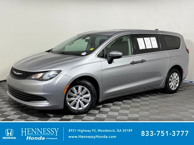 2018 Chrysler Pacifica L's photo