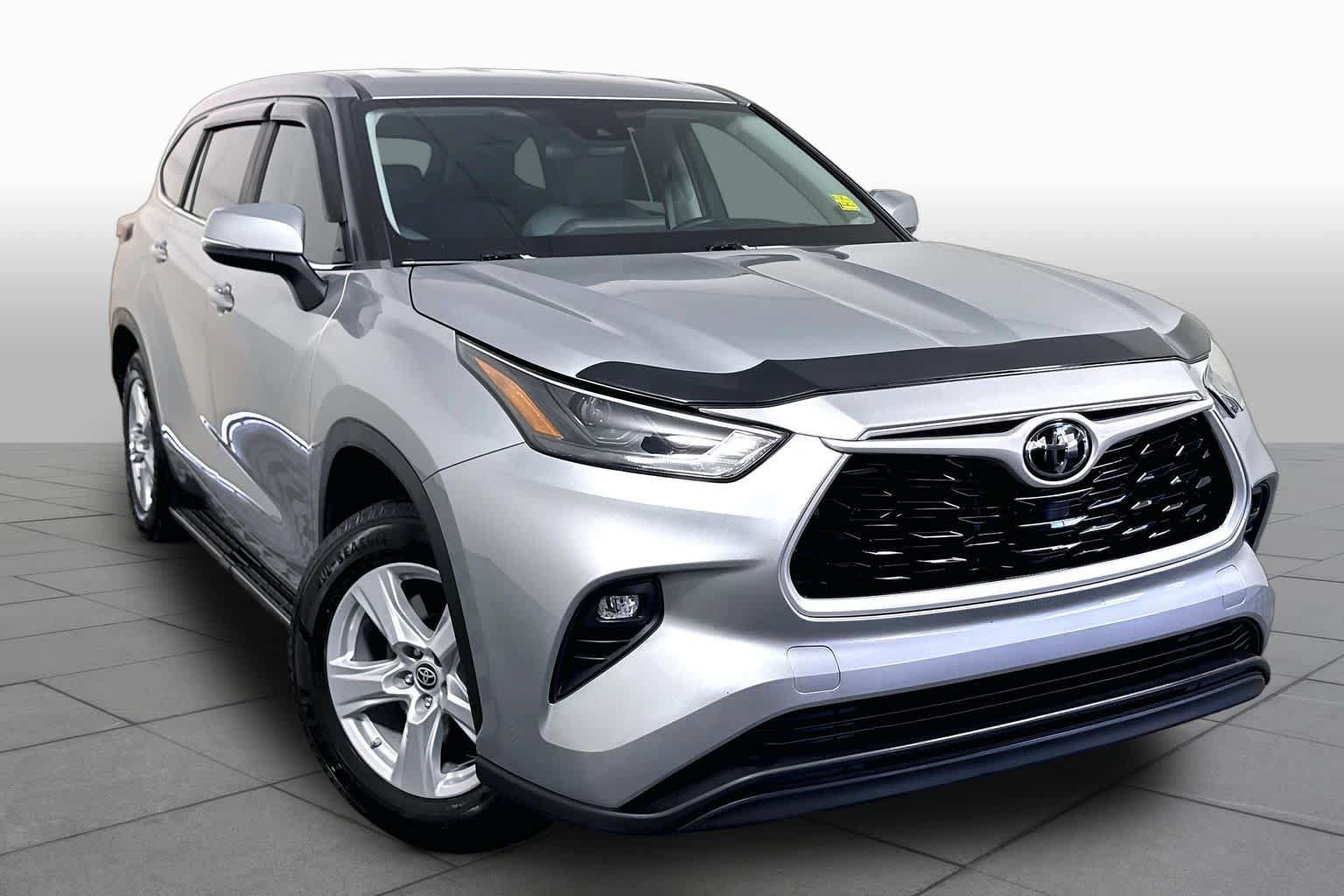 Used 2023 Toyota Highlander LE SUV