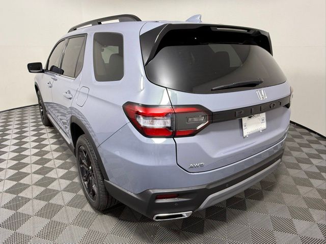 2025 Honda Pilot Touring photo 4