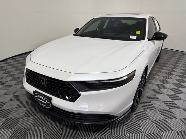 2023 Honda Accord Hybrid Sport photo 2