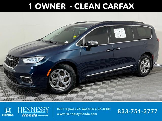 2023 Chrysler Pacifica Limited's photo