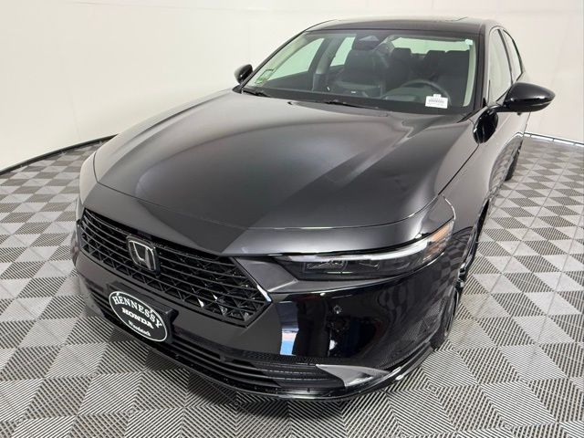 2025 Honda Accord Hybrid Touring photo 2