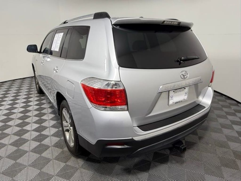 Used 2013 Toyota Highlander Limited V6 SUV
