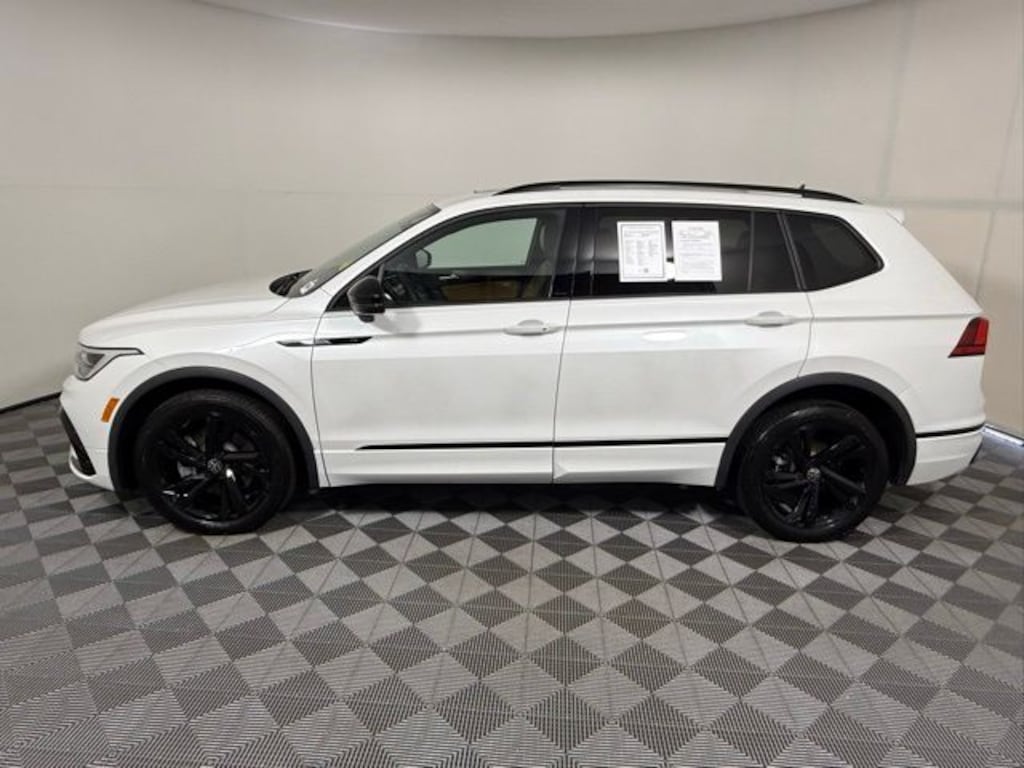 Used 2024 Volkswagen Tiguan 2.0T SE R-Line Black SUV