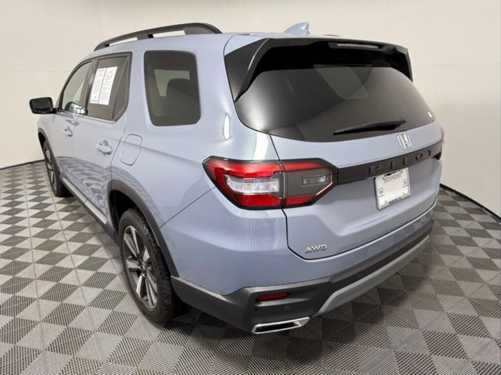 Used 2025 Honda Pilot Touring SUV