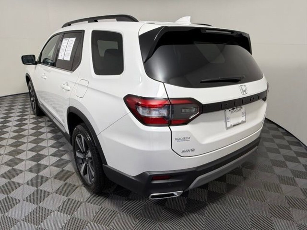 Used 2025 Honda Pilot Touring SUV