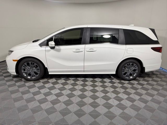 2026 Honda Odyssey Touring photo 3
