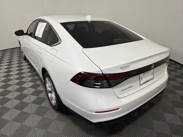 2025 Honda Accord LX photo 4