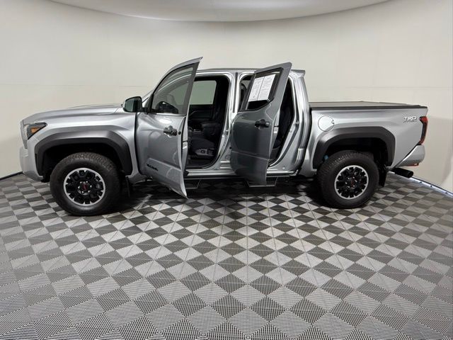 2024 Toyota Tacoma Limited photo 4