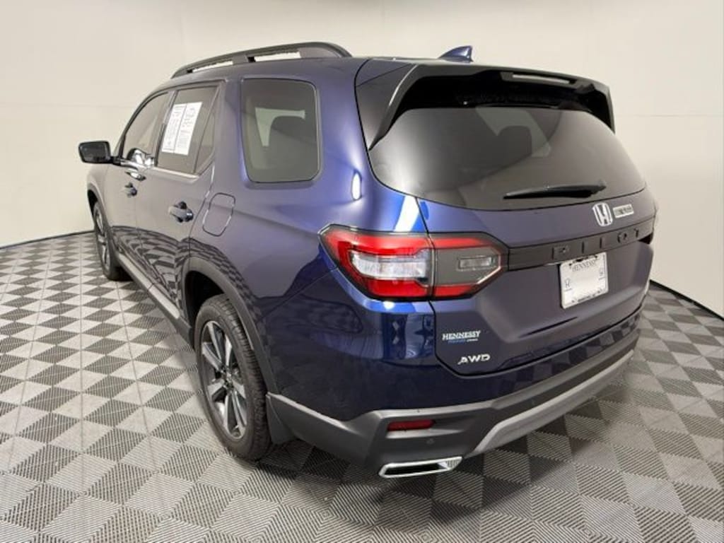 Used 2025 Honda Pilot Touring SUV
