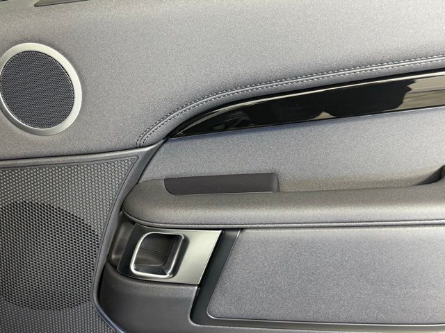 2025 Land Rover Discovery S - Photo 25
