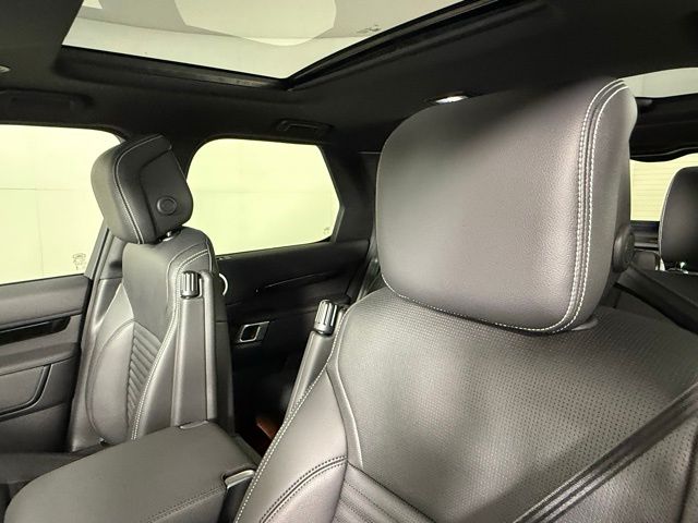 2025 Land Rover Discovery S - Photo 13