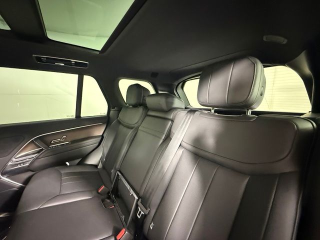 2025 Land Rover Range Rover SE - Photo 23