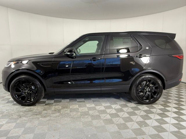 2025 Land Rover Discovery P300 S photo 3