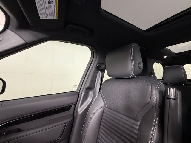 2025 Land Rover Discovery S - Photo 19