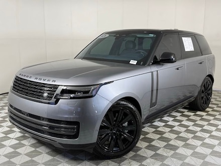 2026 Land Rover Range Rover P550e SE SUV