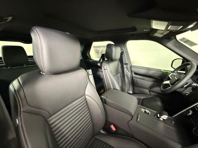 2025 Land Rover Discovery S - Photo 32