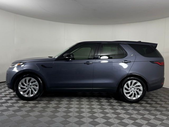 2025 Land Rover Discovery P300 S photo 3