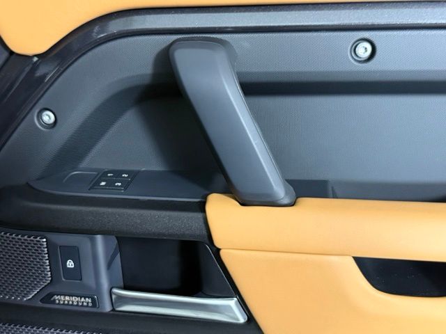 2023 Land Rover Defender V8 - Photo 23