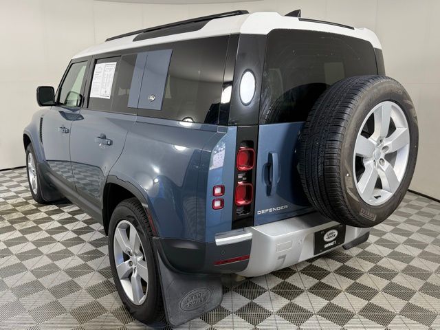 2022 Land Rover Defender 110 S photo 4