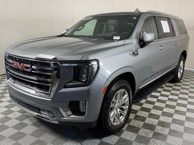 2023 Gmc Yukon XL SLT photo 2