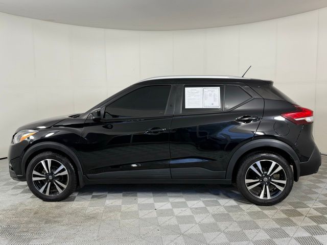 2020 Nissan Kicks SV photo 2