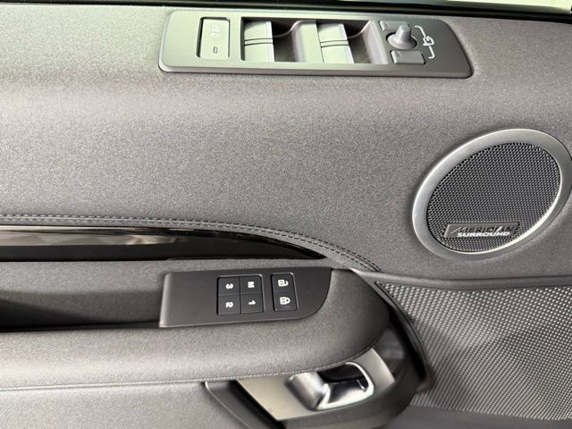 2025 Land Rover Discovery S - Photo 14