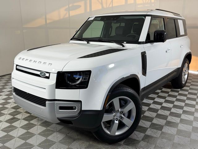 2025 Land Rover Defender 110 S P400's photo
