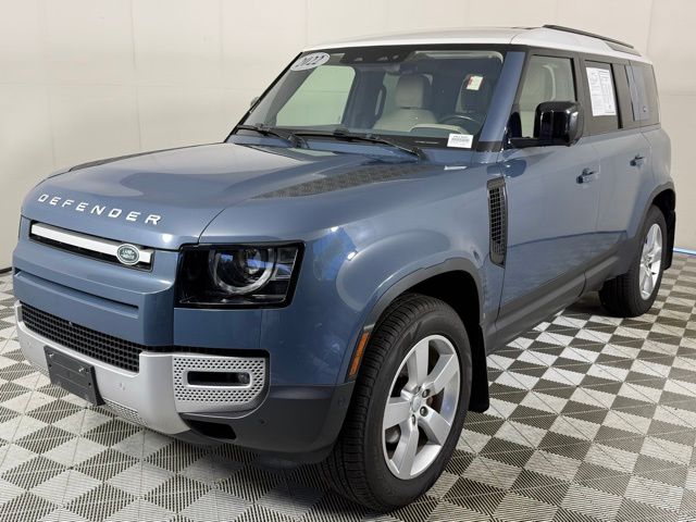 2022 Land Rover Defender 110 S photo 2