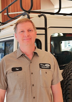 Staff member Tom Hardison from ID_8f6a619ec57d