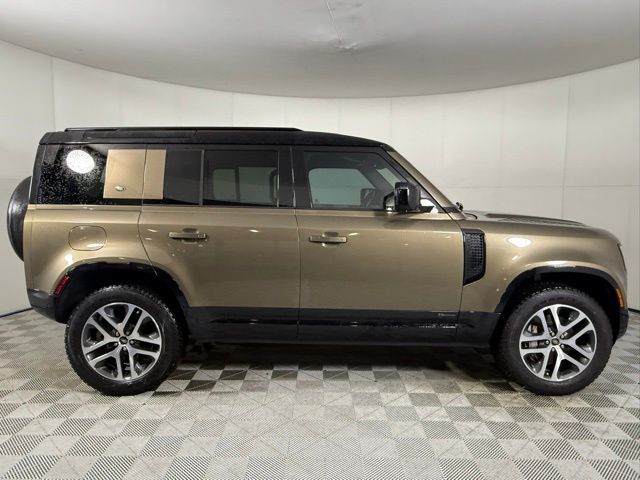 2021 Land Rover Defender 110 X-Dynamic SE photo 4