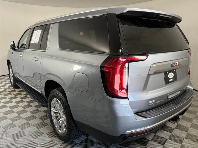 2023 Gmc Yukon XL SLT photo 4