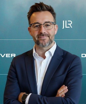 Staff member Lee Thibodeau from ID_8f6a619ec57d