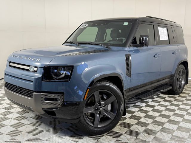 2025 Land Rover Defender X-Dynamic SE's photo