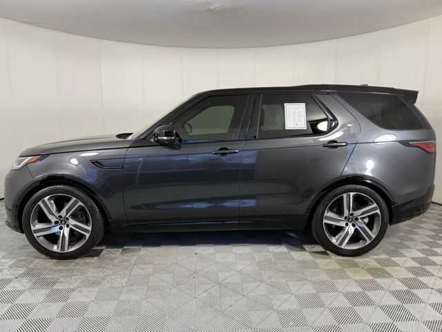 2022 Land Rover Discovery HSE R-Dynamic photo 2