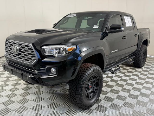 2023 Toyota Tacoma TRD Sport V6 photo 2