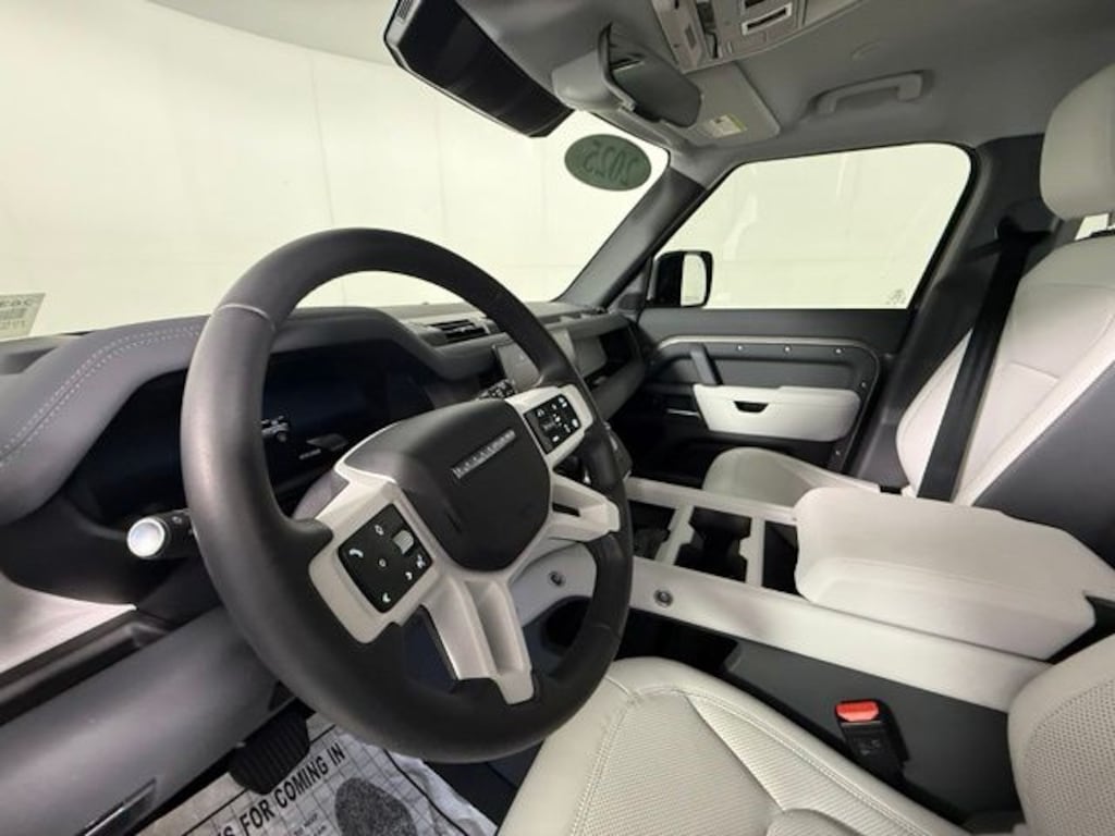 Used 2025 Land Rover Defender 110 X-Dynamic SE SUV