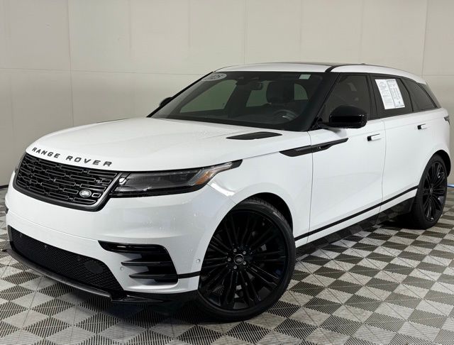 2026 Land Rover Range Rover Velar Dynamic SE's photo