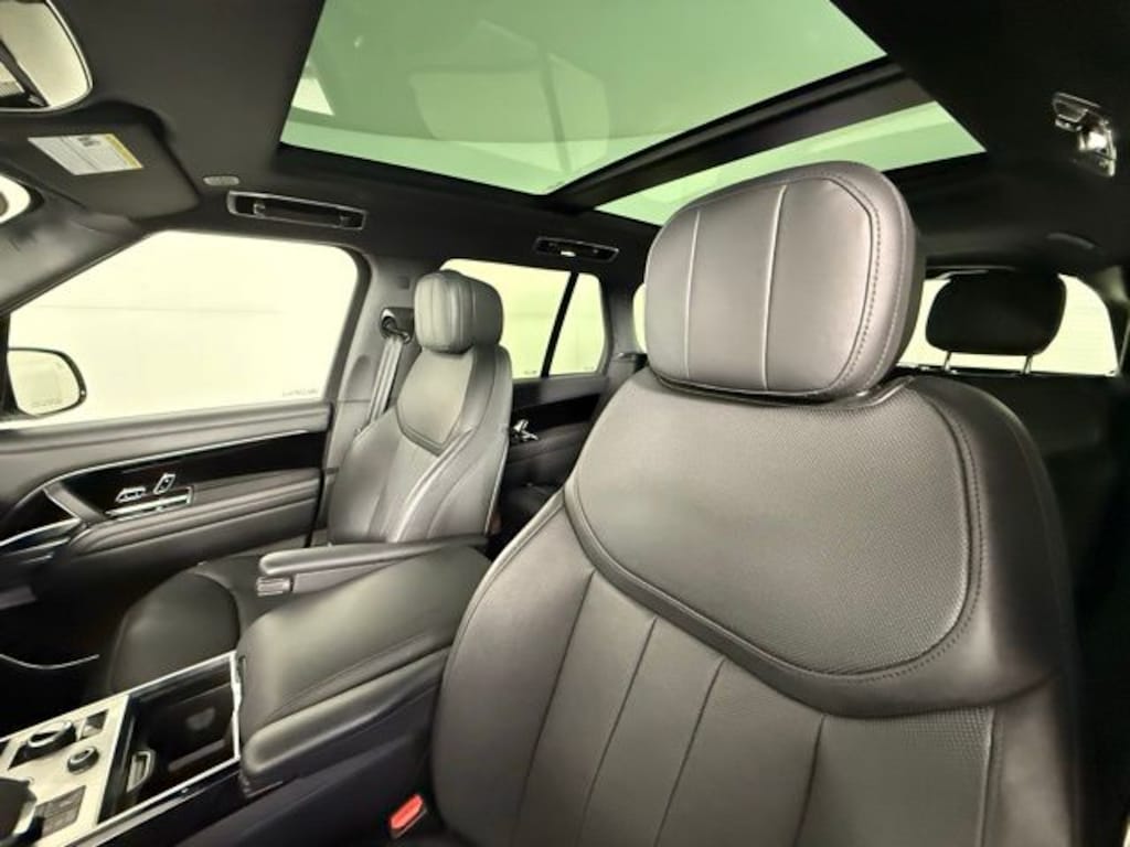 Used 2023 Land Rover Range Rover P400 SE SUV