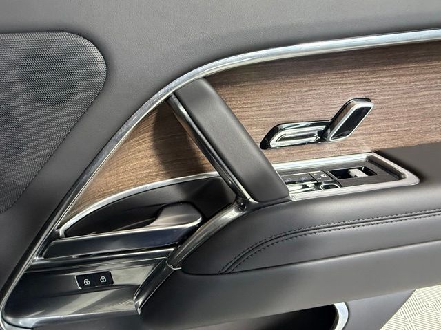 2025 Land Rover Range Rover SE - Photo 22