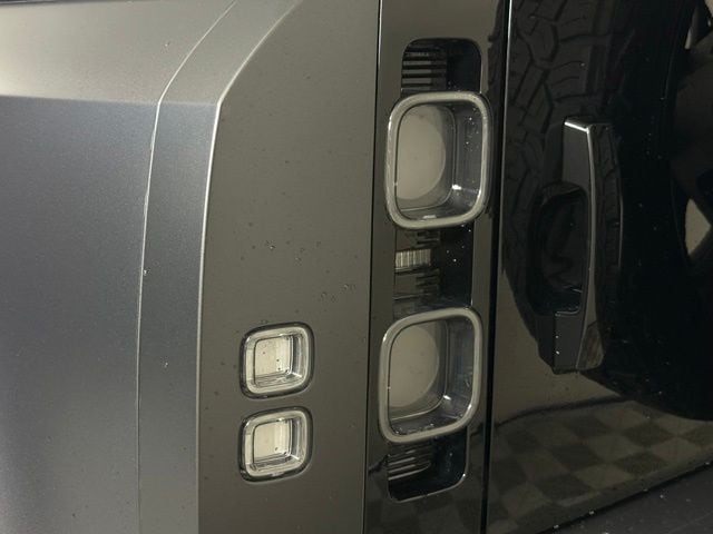 2023 Land Rover Defender V8 - Photo 13