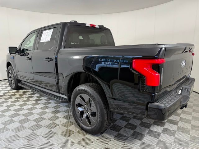 2025 Ford F-150 Lightning photo 4