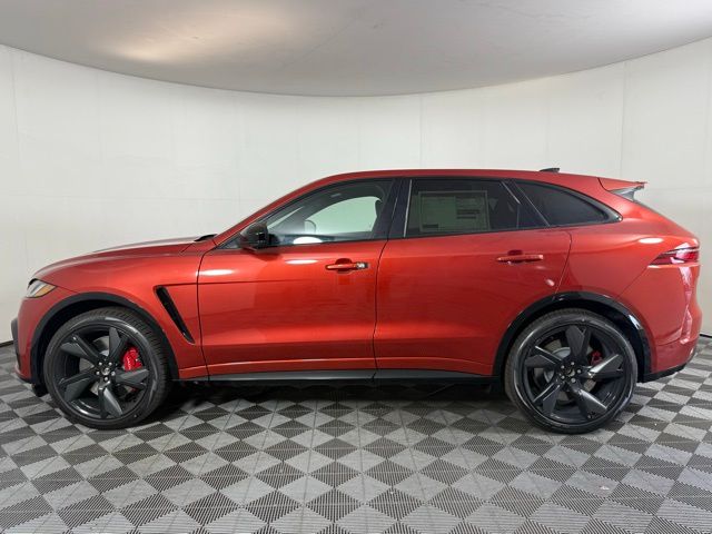 2025 Jaguar F-PACE SVR photo 3