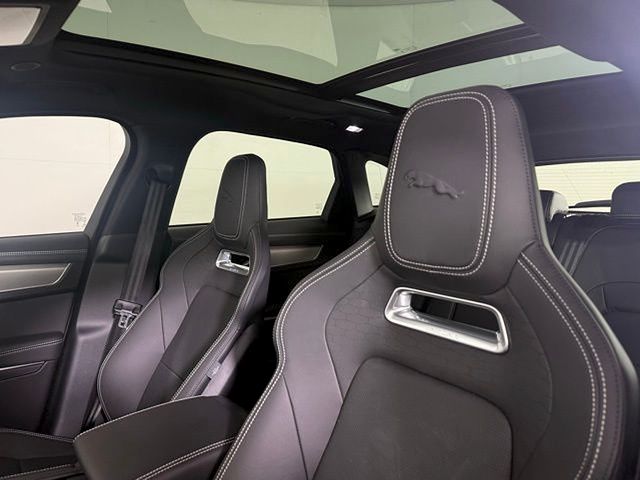 2026 Jaguar F-Pace R-Dynamic S - Photo 31
