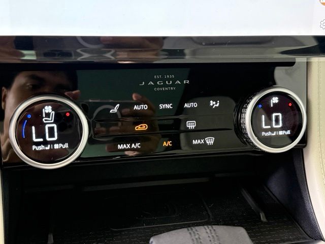 2026 Jaguar F-Pace R-Dynamic S - Photo 33