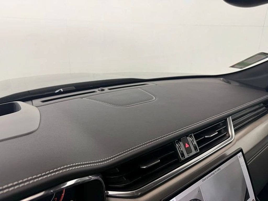 2026 Jaguar F-Pace R-Dynamic S - Photo 32