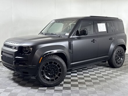 2026 Land Rover Defender 110 Octa Black SUV