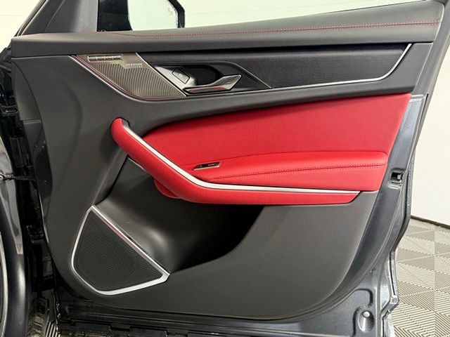 2026 Jaguar F-Pace R-Dynamic S - Photo 18