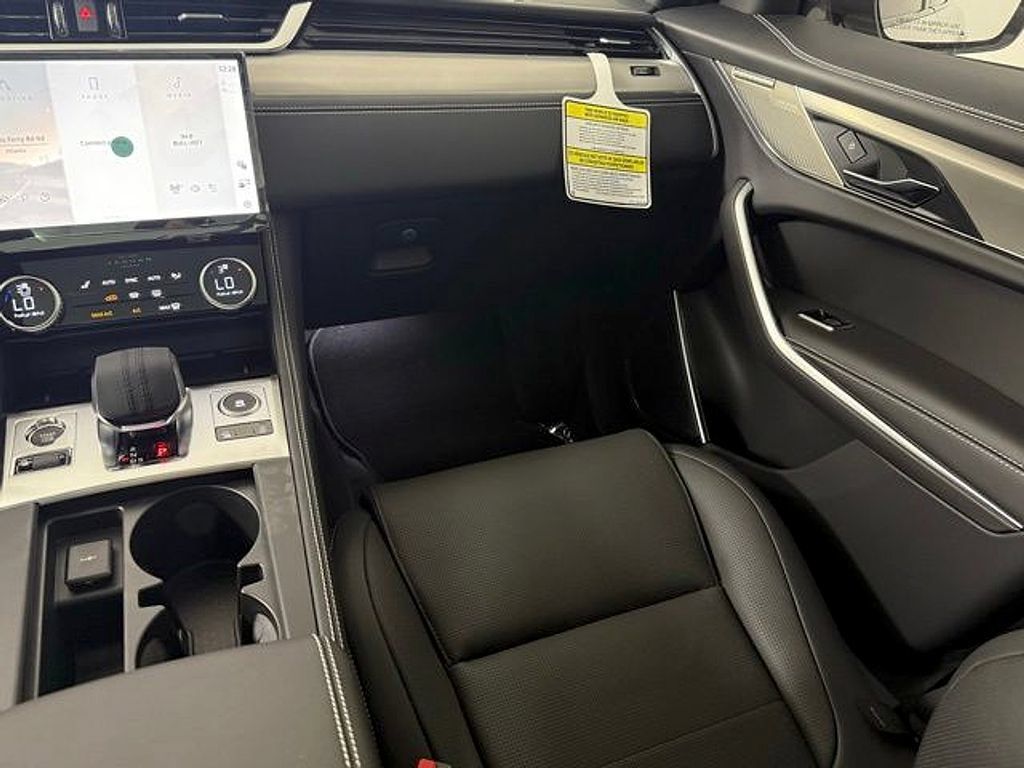 2026 Jaguar F-Pace R-Dynamic S - Photo 22